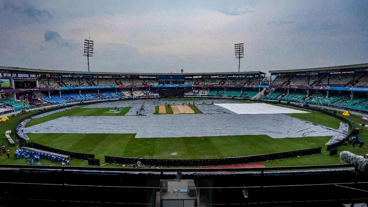 भारत vs दक्षिण अफ्रीका: विजयपुरम में बारिश ने बना दिया विश्व कप मैच अनिश्चित, रिजर्व डे तक नहीं पहुंचा